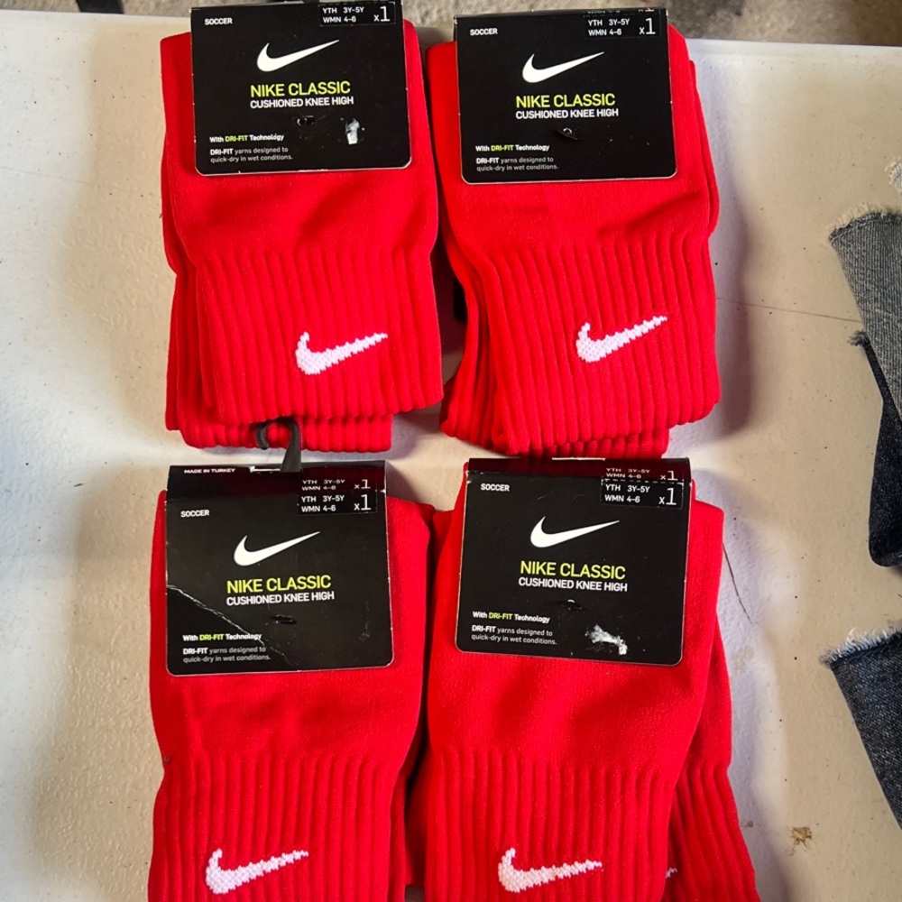 Nike Classic Cushioned Knee High Socks - Bright Red